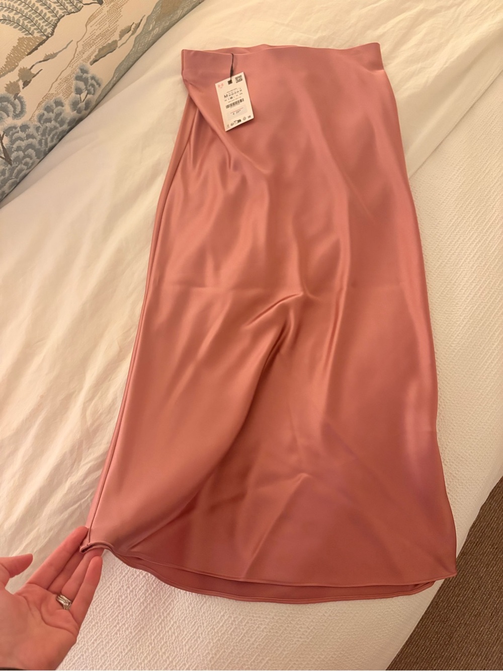 NWT Zara pink satin effect skirt